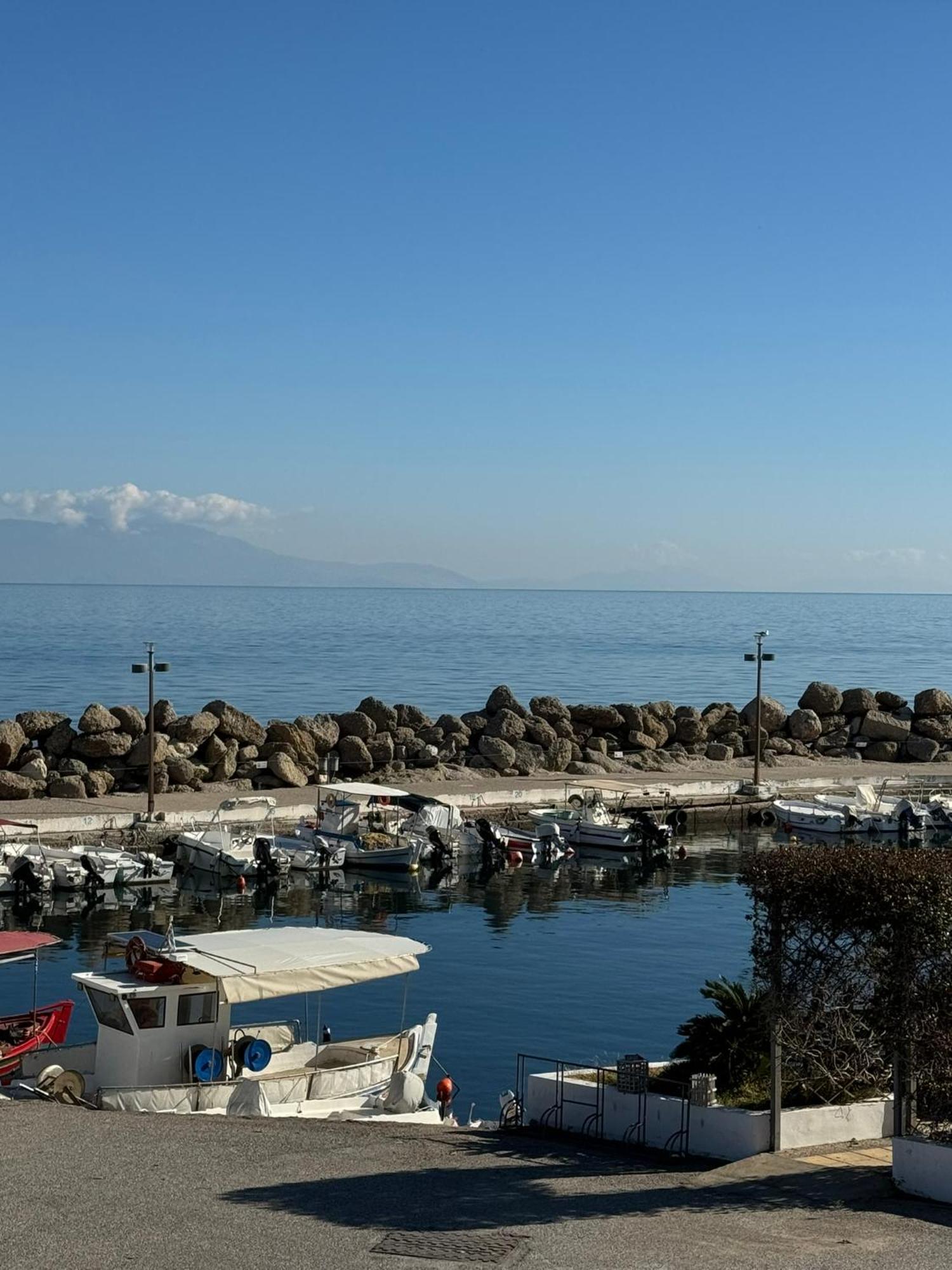 Artemis Apartments Diakopto Buitenkant foto